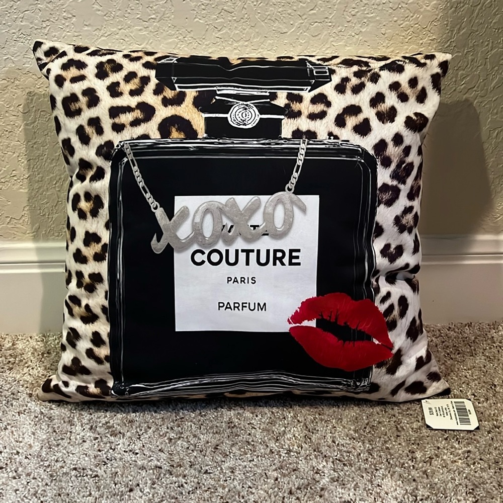 NWT Decorative pillow